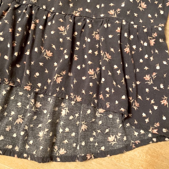 🌺 TCP Lace Shoulder Floral Print Blouse - Picture 6 of 8